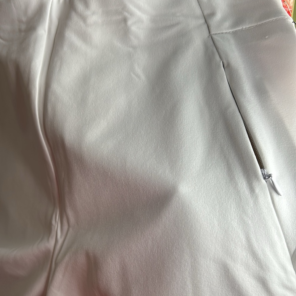 Tail Women's 17” Essential Golf Shorts - Chalk White - Pull On Design - Size 8 - Picture 4 of 10